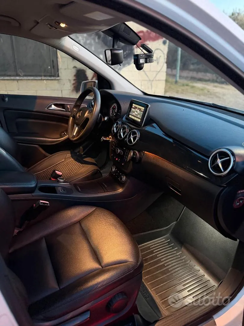 Mercedes-Benz B 2015 photo 5