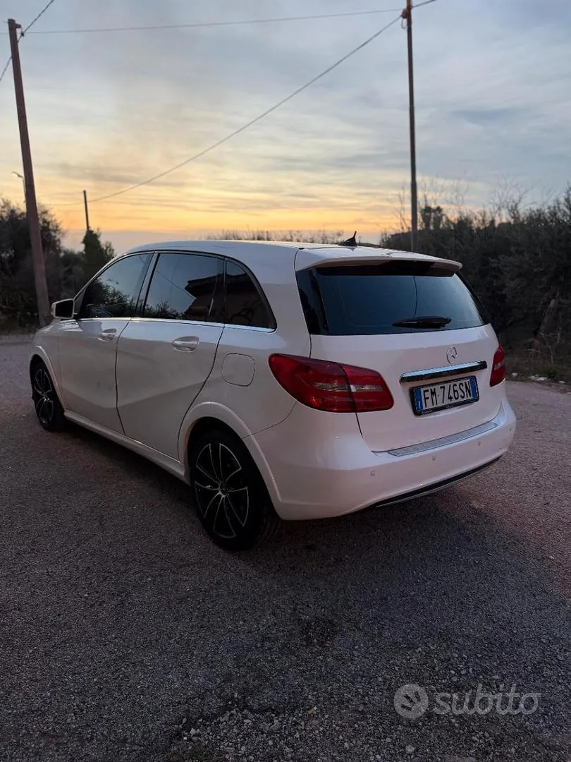 Mercedes-Benz B 2015 photo 4