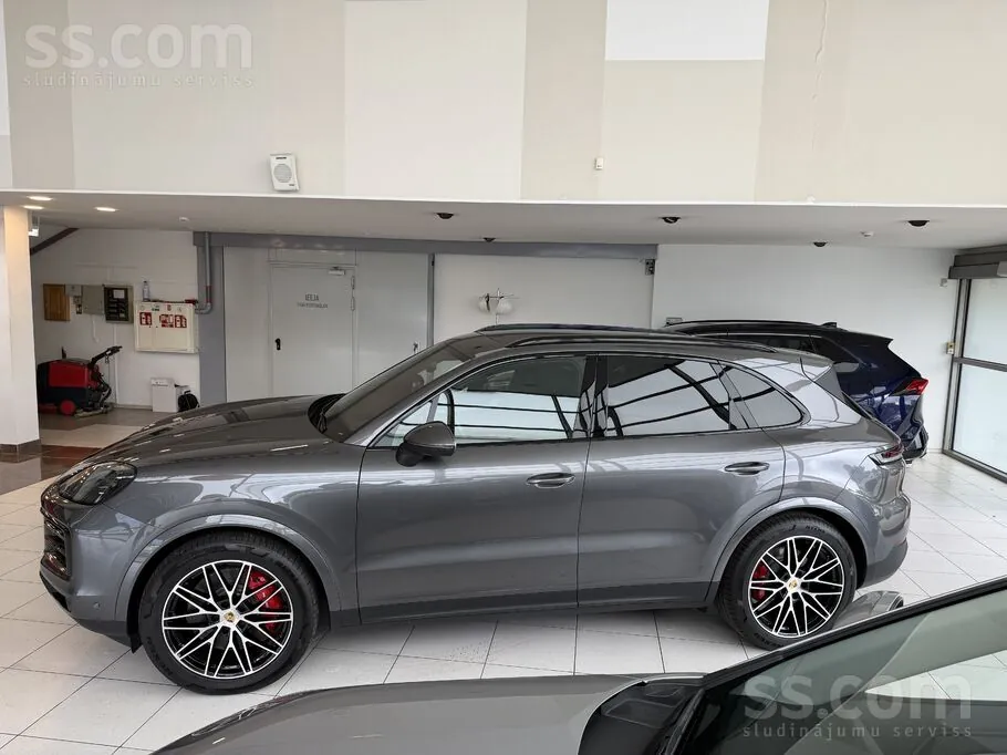 Porsche Cayenne 2023 photo 3