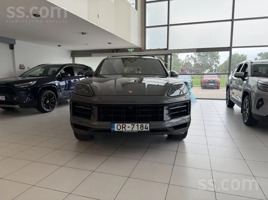 Porsche Cayenne 2023 photo 2