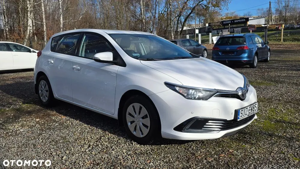 Toyota Auris 2017 photo 3