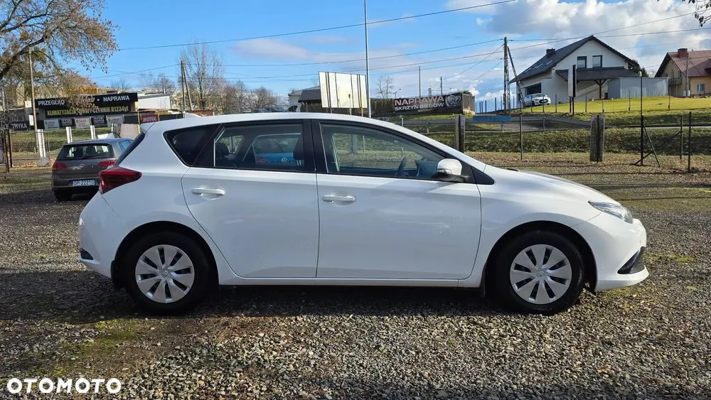 Toyota Auris 2017 photo 4