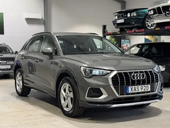 Audi Q3 2021 photo 2