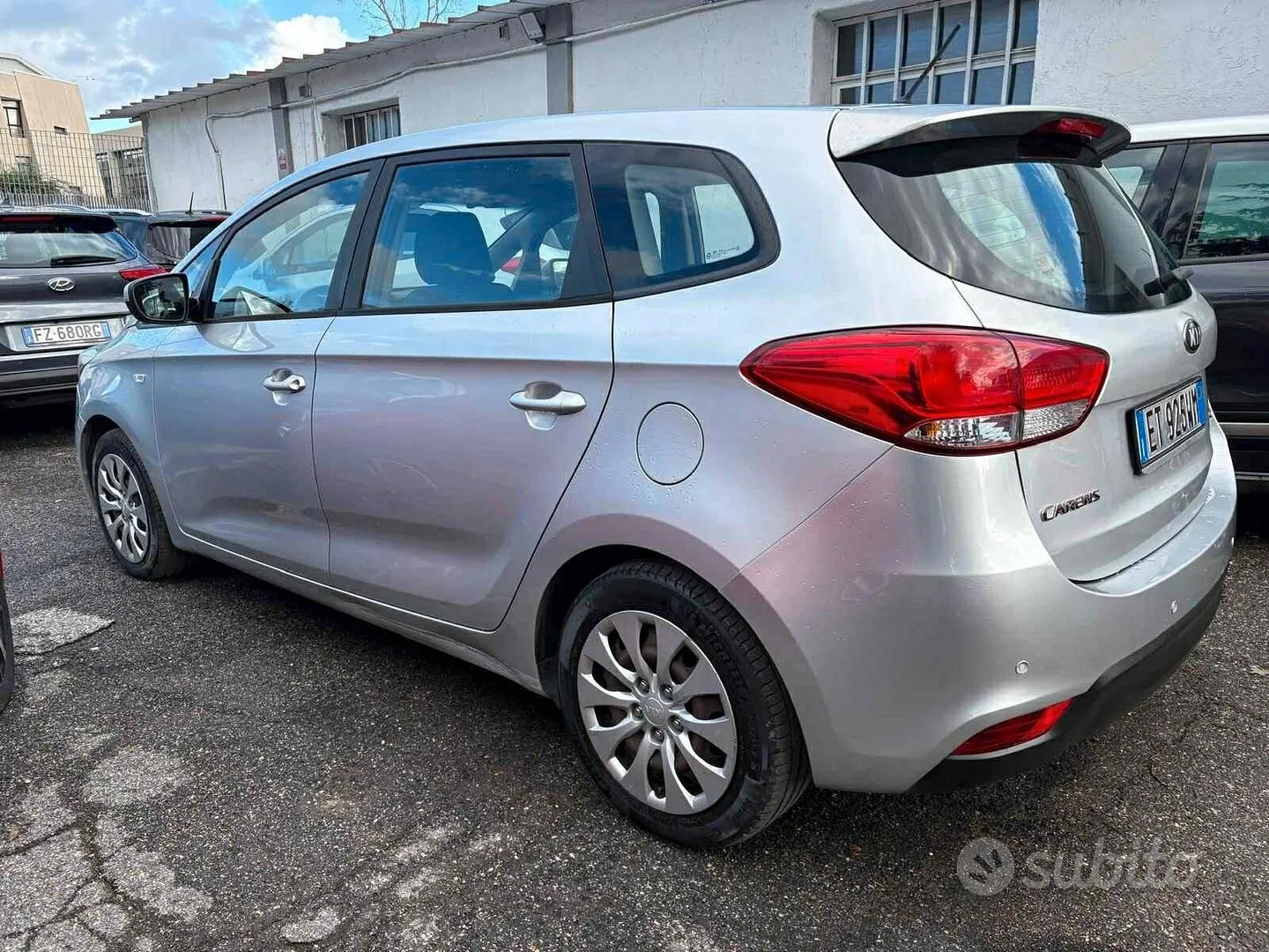 Kia Carens 2014 photo 4