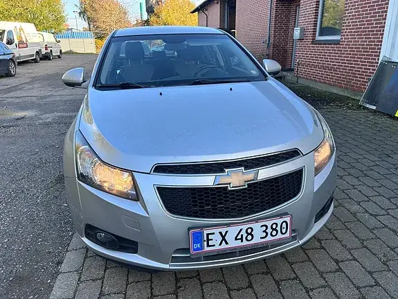 Chevrolet Cruze 2012 photo 3