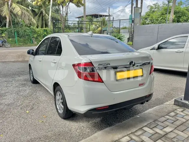 Perodua Bezza 2018 photo 2