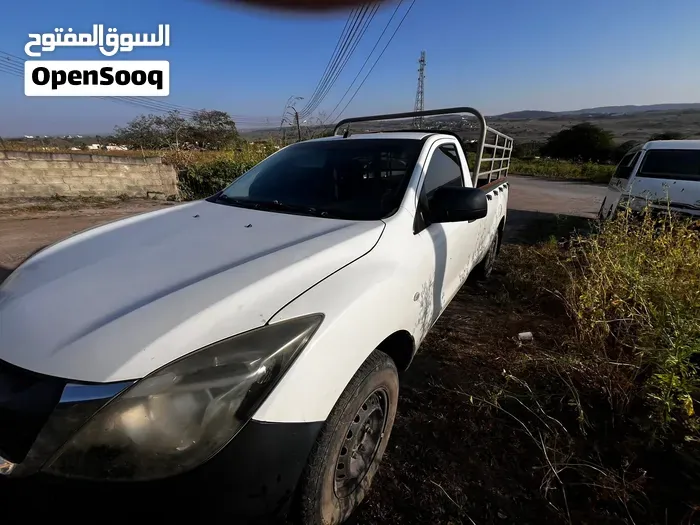 Mazda Bt-50 2017 photo 2