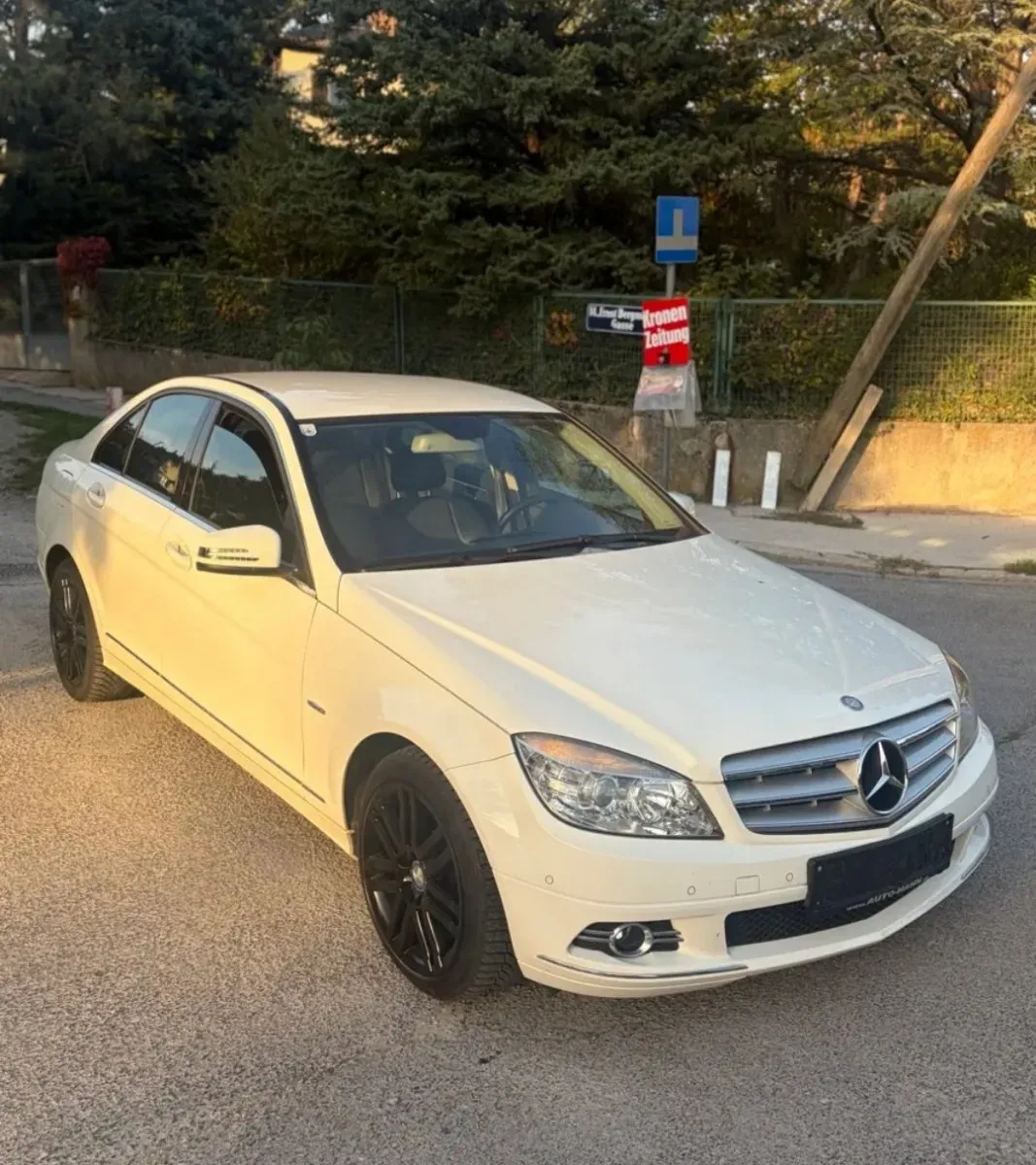 Mercedes-Benz C-Class 2010 photo 2