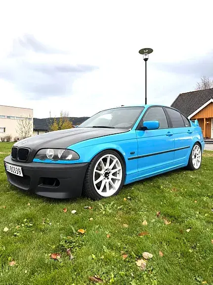 BMW 328I