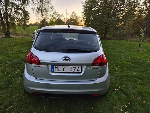 Kia Venga 2010 photo 5