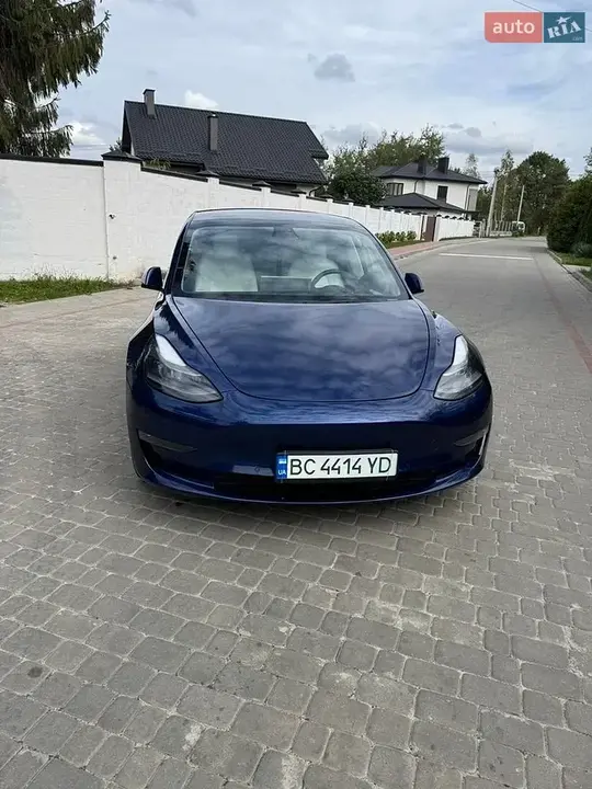 Tesla Model 3 2022 photo 3