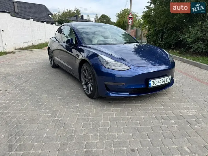 Tesla Model 3 2022 photo 4