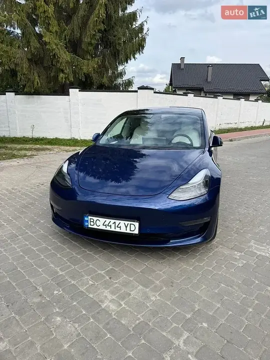 Tesla Model 3 2022 photo 2