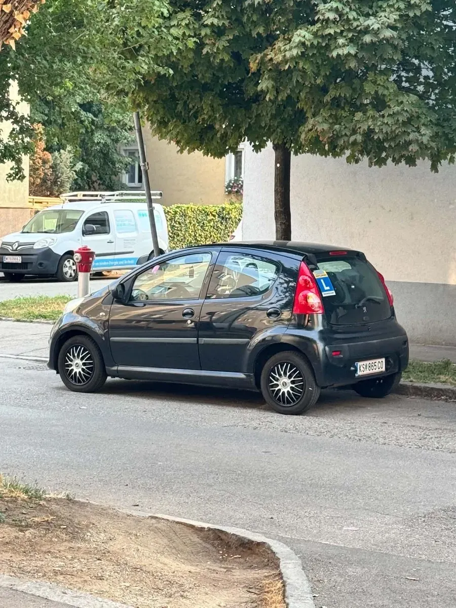 Peugeot 107 2008 photo 2