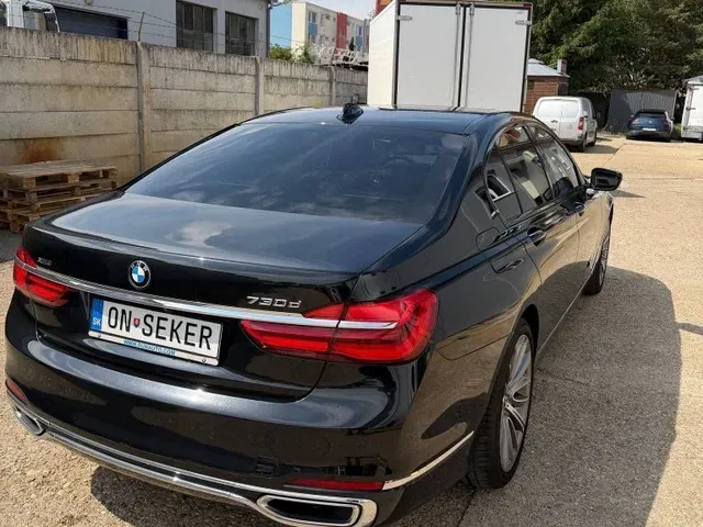 BMW 7 Series 2017 photo 2
