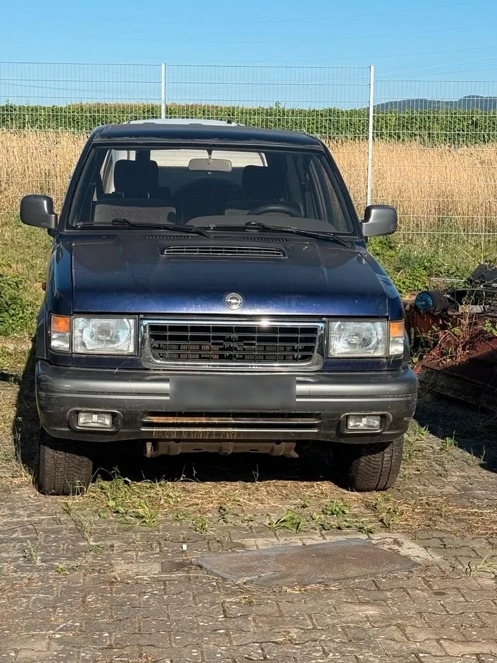 Opel Monterey