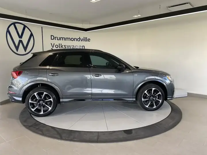 Audi Q3 2022 photo 5
