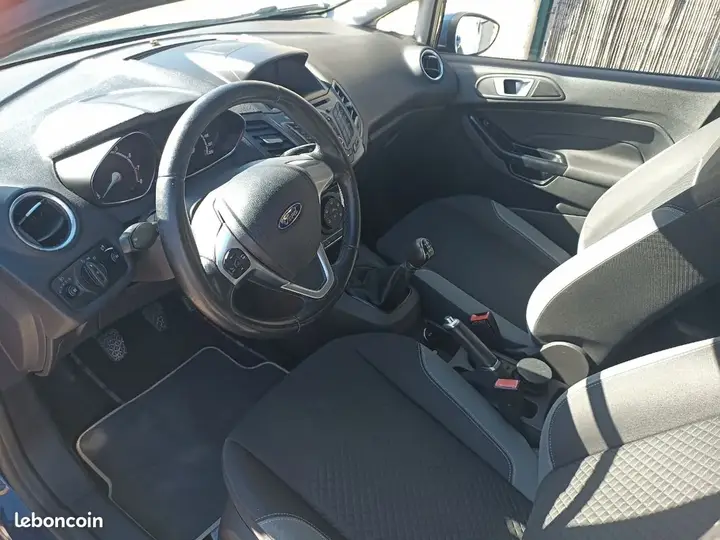 Ford Fiesta 2016 photo 2