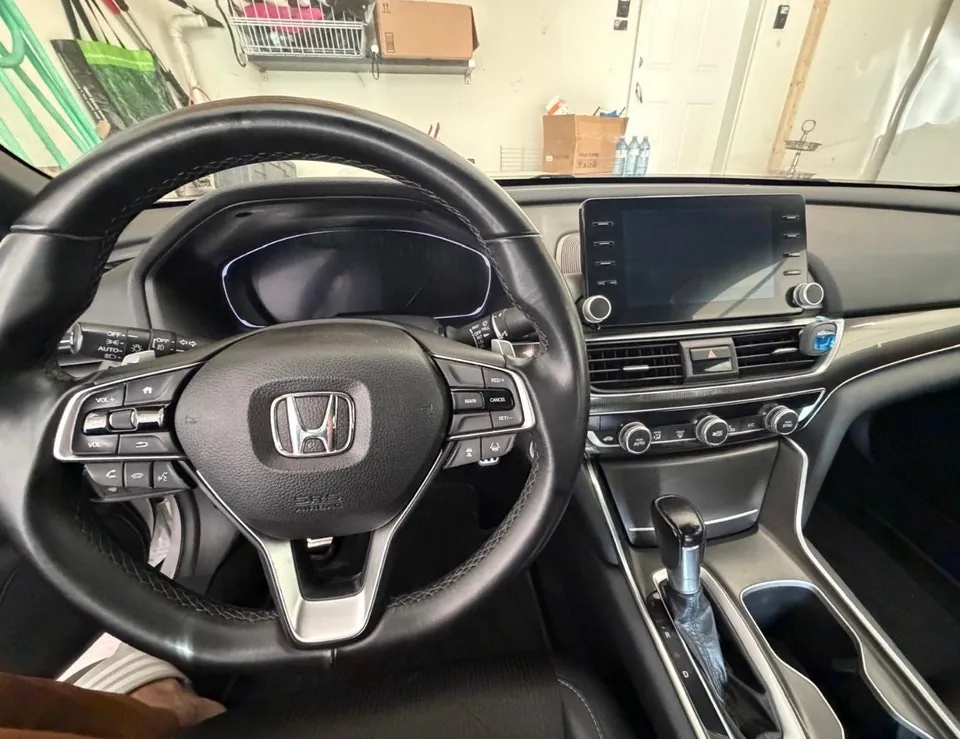 Honda Accord 2018 photo 2