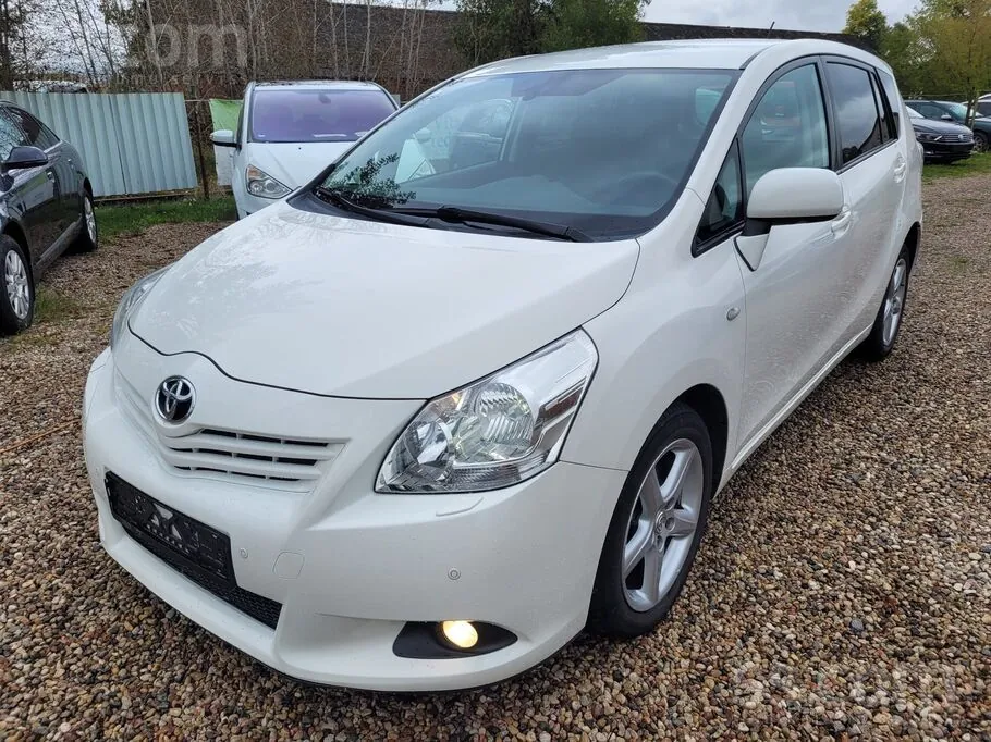 Toyota Verso 2012 photo 3