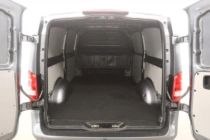 Mercedes-Benz Vito 2022 photo 3