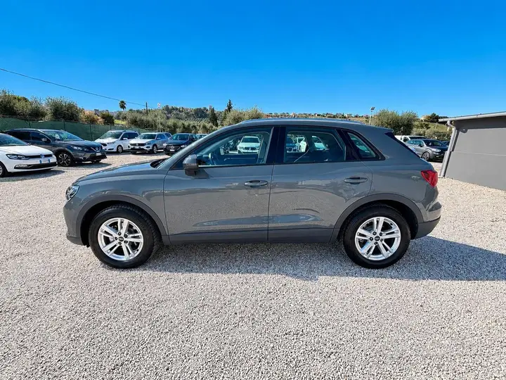 Audi Q3 2022 photo 4