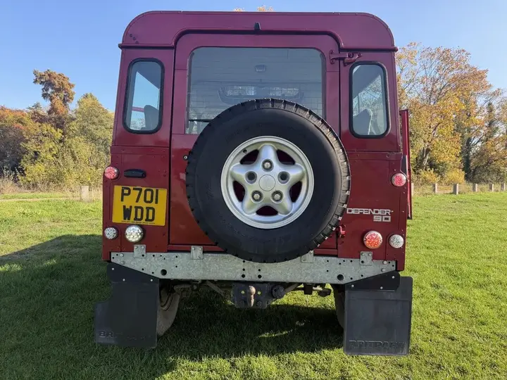 Land Rover Defender 90 1996 photo 5