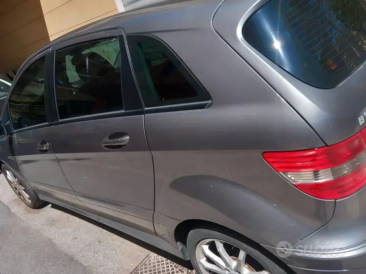 Mercedes-Benz B-Class 2010 photo 5