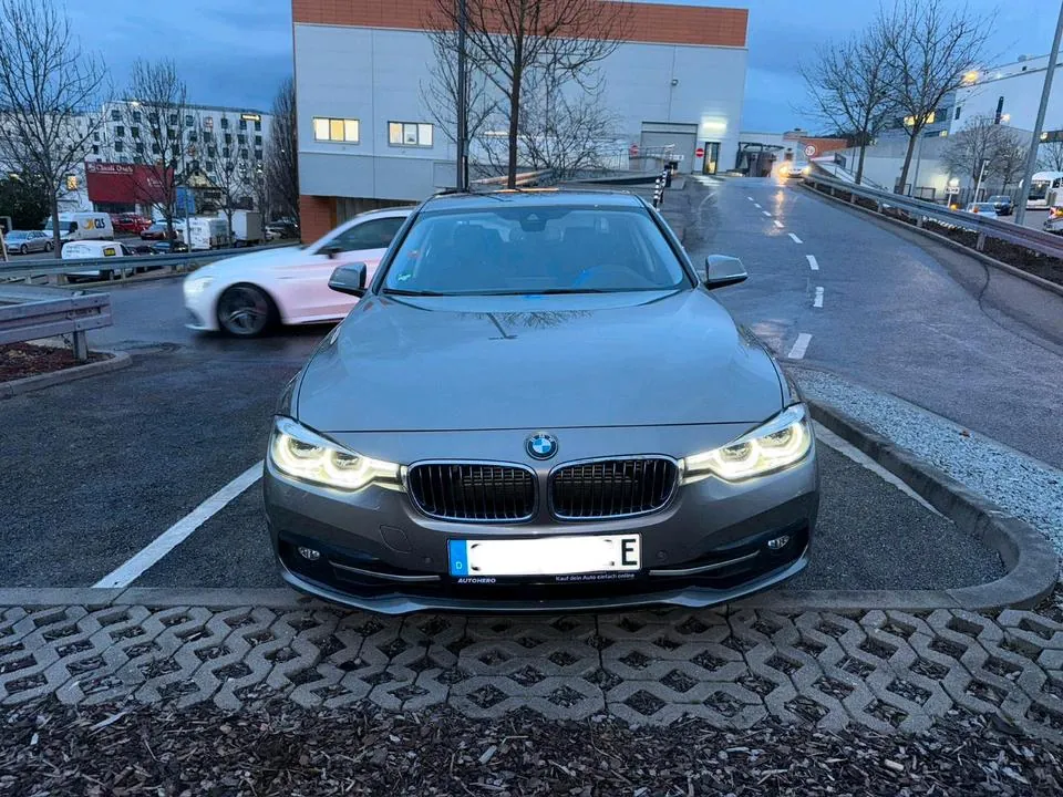 BMW 330E