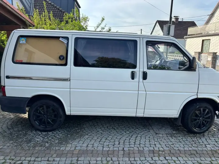 Volkswagen T4 1999 photo 3
