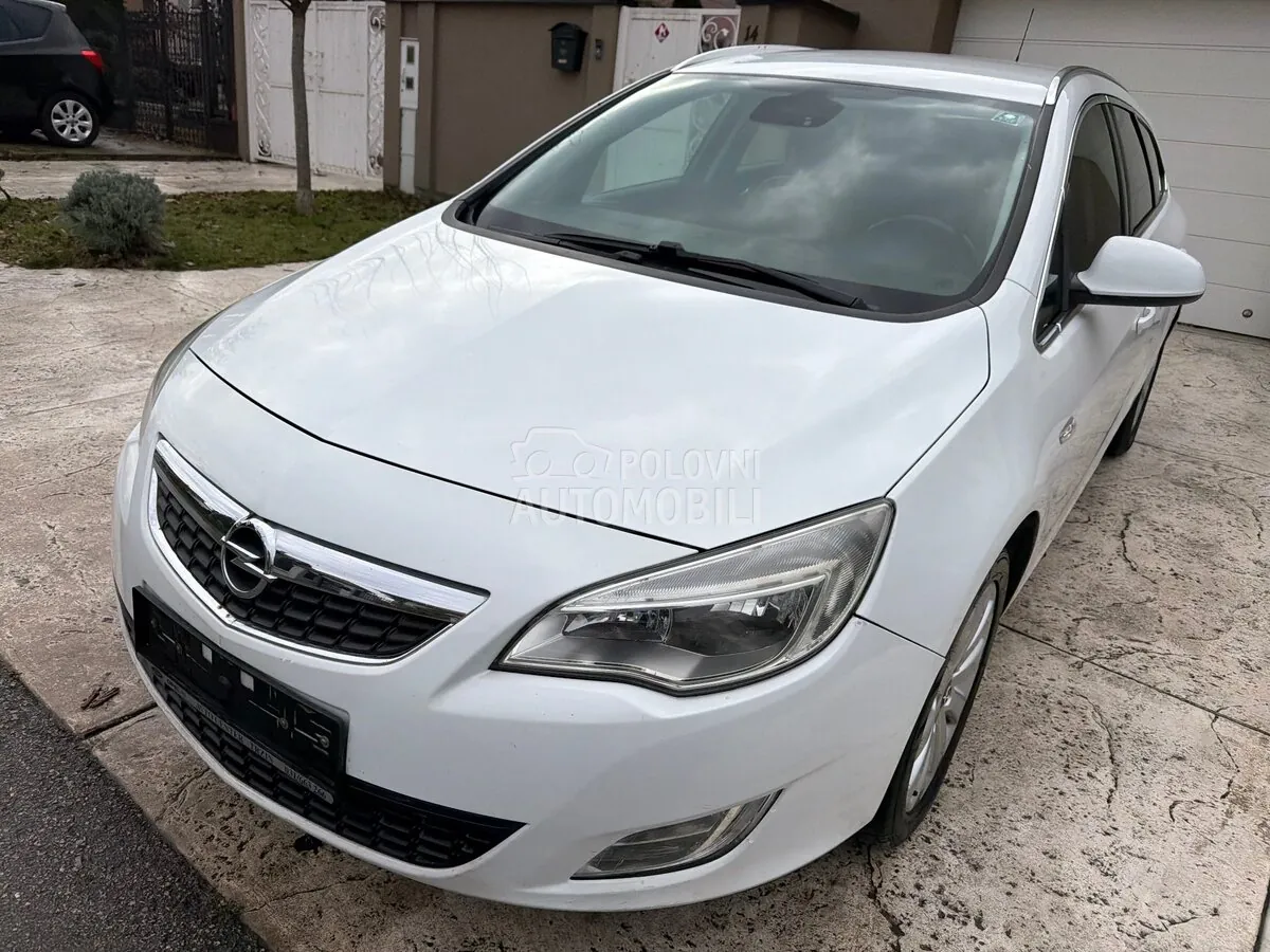 Opel Astra J