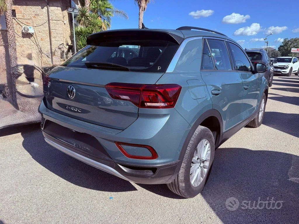 Volkswagen T-Roc 2022 photo 2
