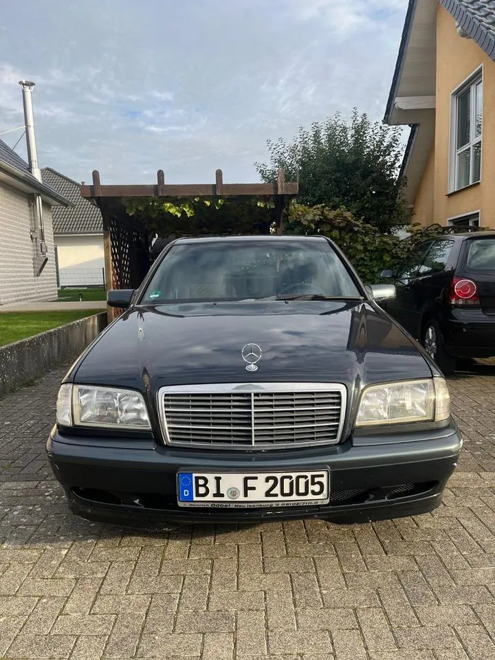 Mercedes-Benz C 180