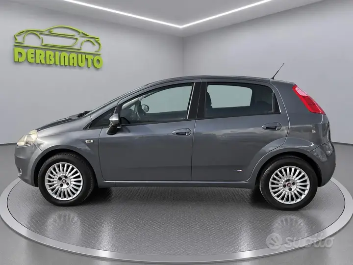 Fiat Grande Punto 2008 photo 2