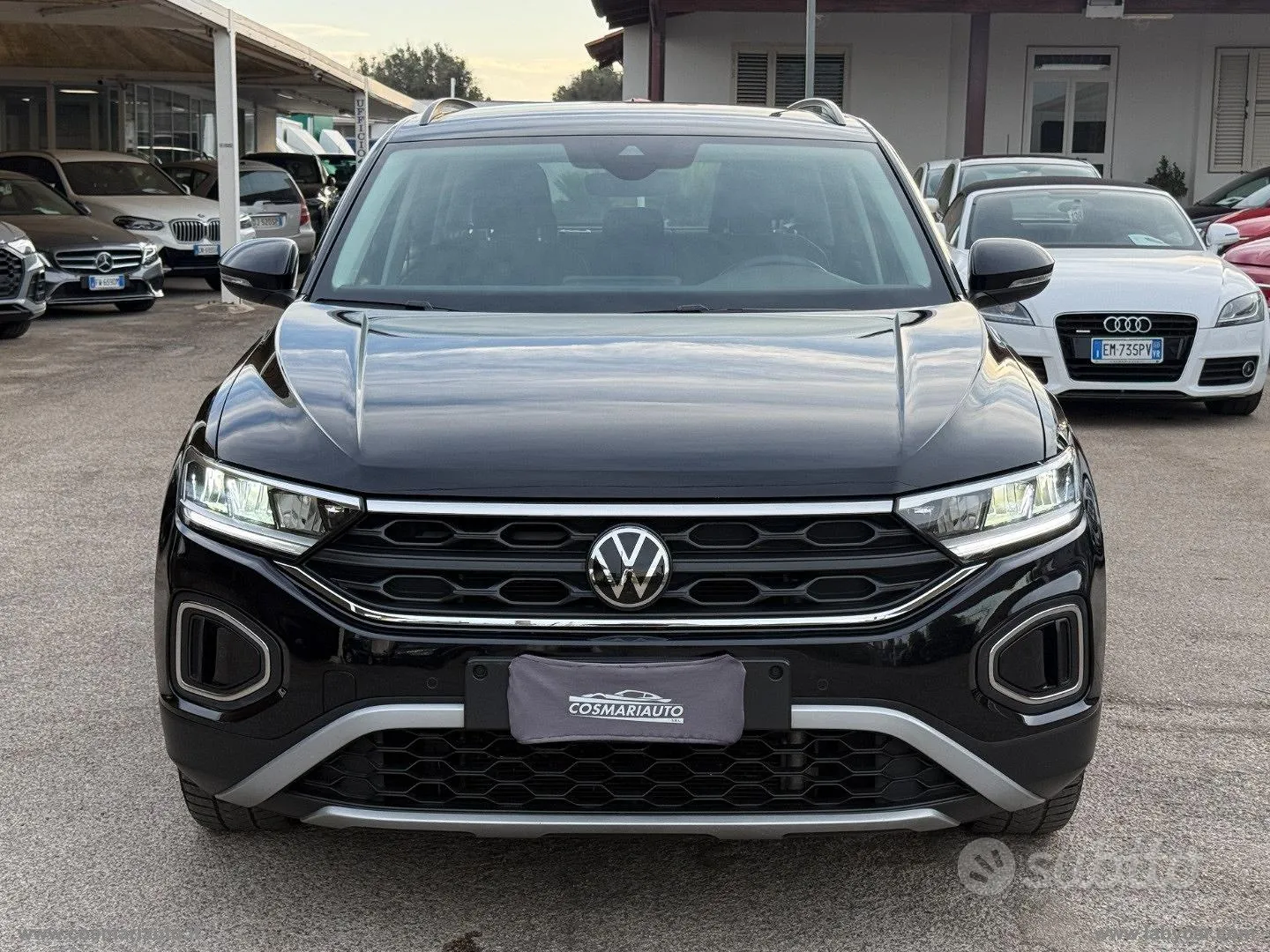 Volkswagen T-Roc 2023 photo 2