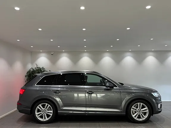 Audi Q7 2018 photo 3