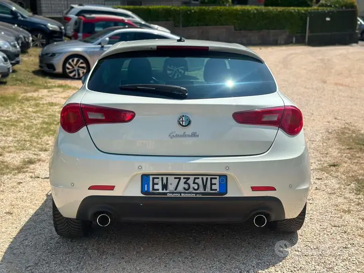 Alfa Romeo Giulietta 2014 photo 5
