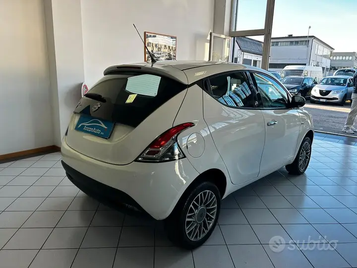 Lancia Ypsilon 2013 photo 4