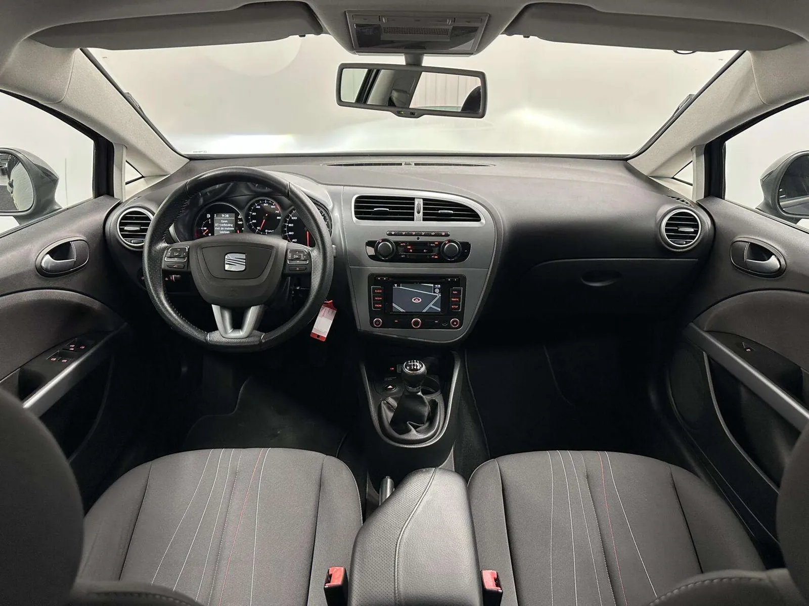 Seat Leon 2012 photo 2