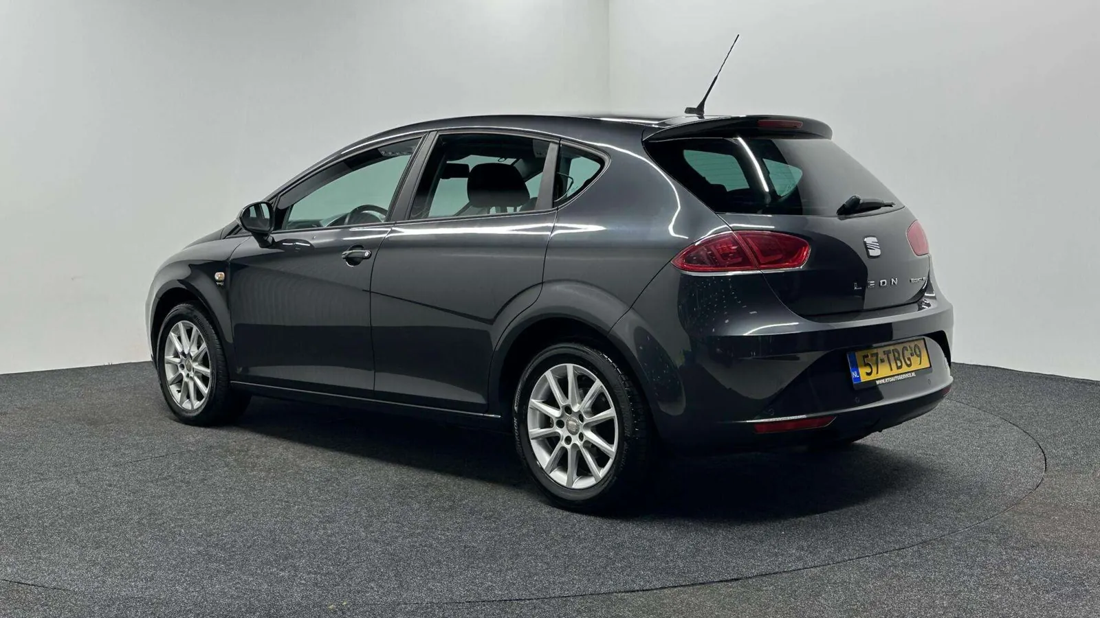 Seat Leon 2012 photo 4