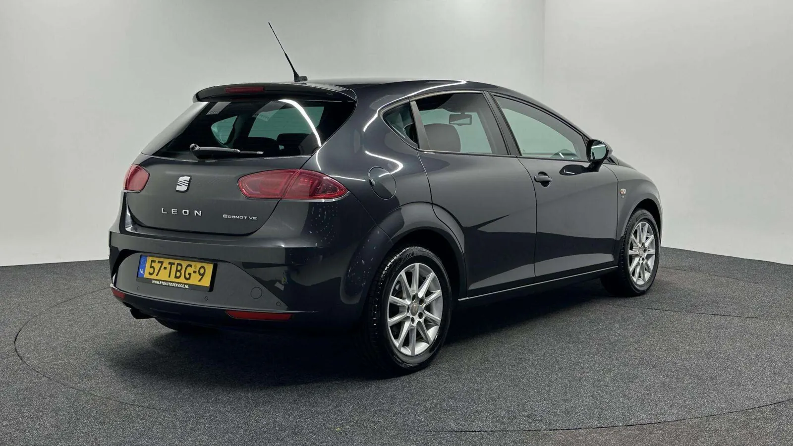 Seat Leon 2012 photo 5