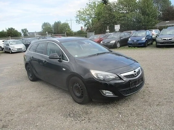 Opel Astra 2011 photo 3