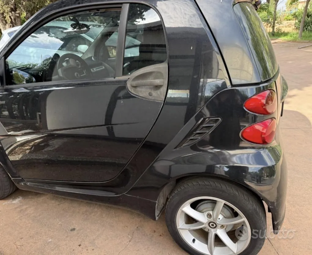 Smart Fortwo 2011 photo 4