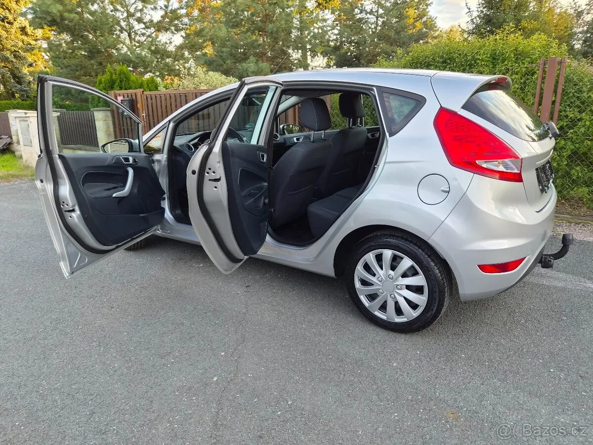 Ford Fiesta 2012 photo 4