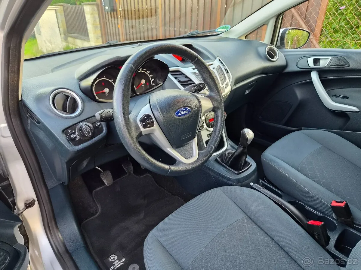 Ford Fiesta 2012 photo 3