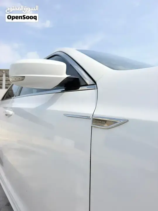 Chrysler 300 2012 photo 3