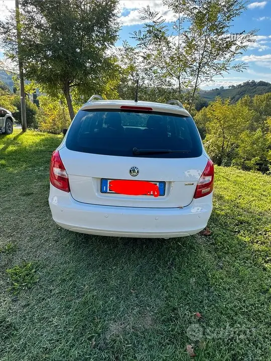 Skoda Fabia 2012 photo 4