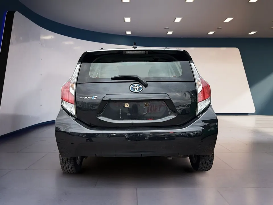 Toyota Prius C 2017 photo 4
