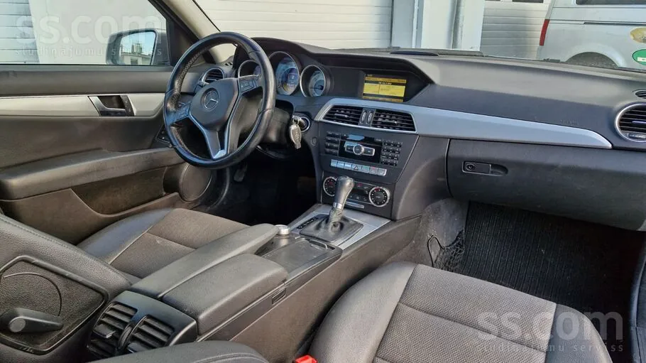 Mercedes-Benz C220 2012 photo 4