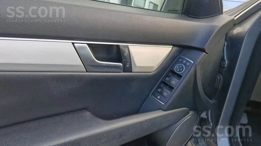 Mercedes-Benz C220 2012 photo 5